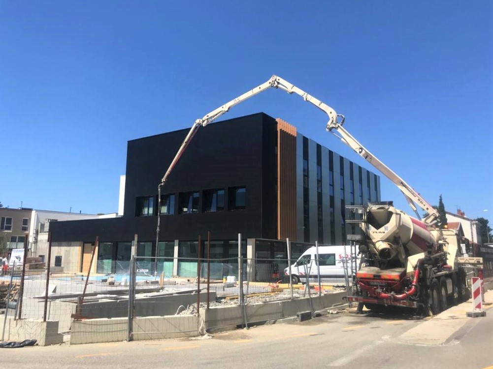 Photo du chantier des Halles de l'Ouest, où SDC et SEBM Genas interviennent